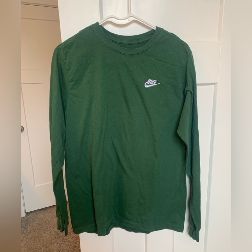Nike long sleeve tee!